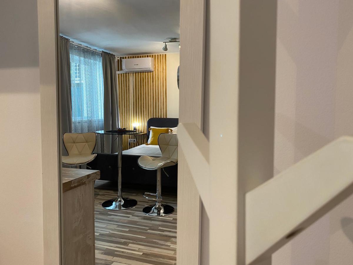 Urseni Studio Apartment Timisoara Bagian luar foto